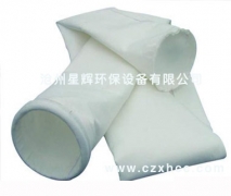 拒水防油針刺氈的生產流程如下： 纖維開松--梳理--鋪網--預刺--主刺--成氈--燒毛--軋光--浸漬PTFE(防水劑)--烘干--定型--軋制--卷裝。 濾布經防水防油處理的過濾袋應用在含濕量較大的場